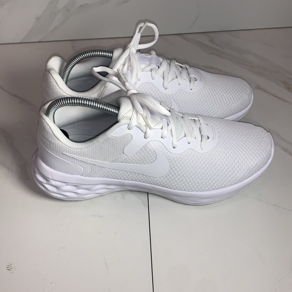 Men's Nike Revolution 6 Next Nature Running Shoe Size 9 Triple White - Picture 4 of 8
